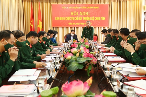 Bàn giao chức vụ Chỉ huy trưởng Bộ CHQS tỉnh Quảng Ninh